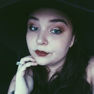 Meet your Posher, Vanessa